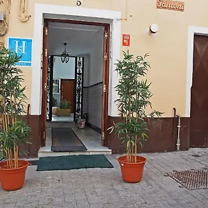 https://hostal-fantoni.hotelsincadiz.net